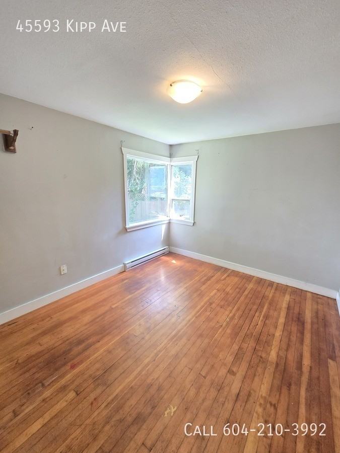 45593 Kipp Ave - Photo 3 of 13