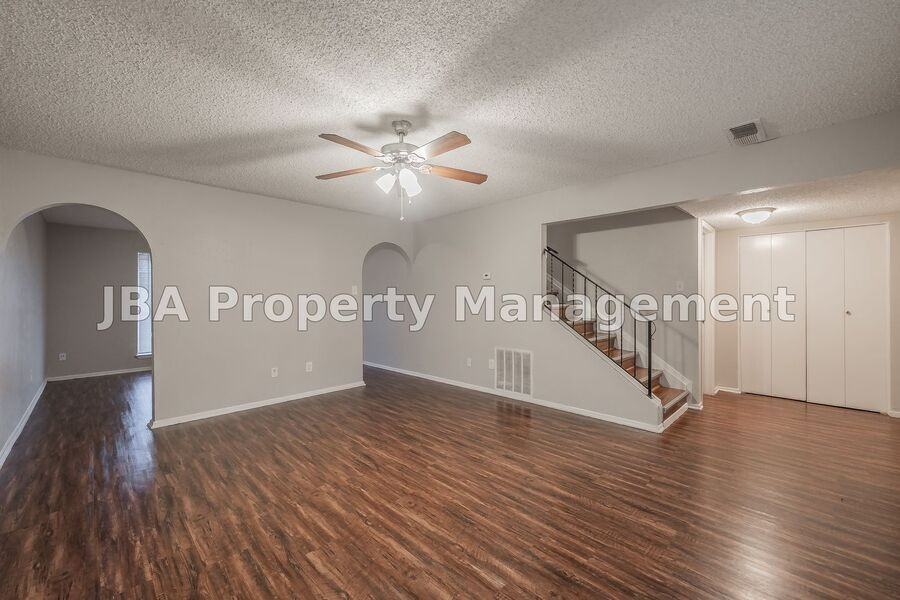 1770 Farleigh Ct #1770F - Photo 3 of 34