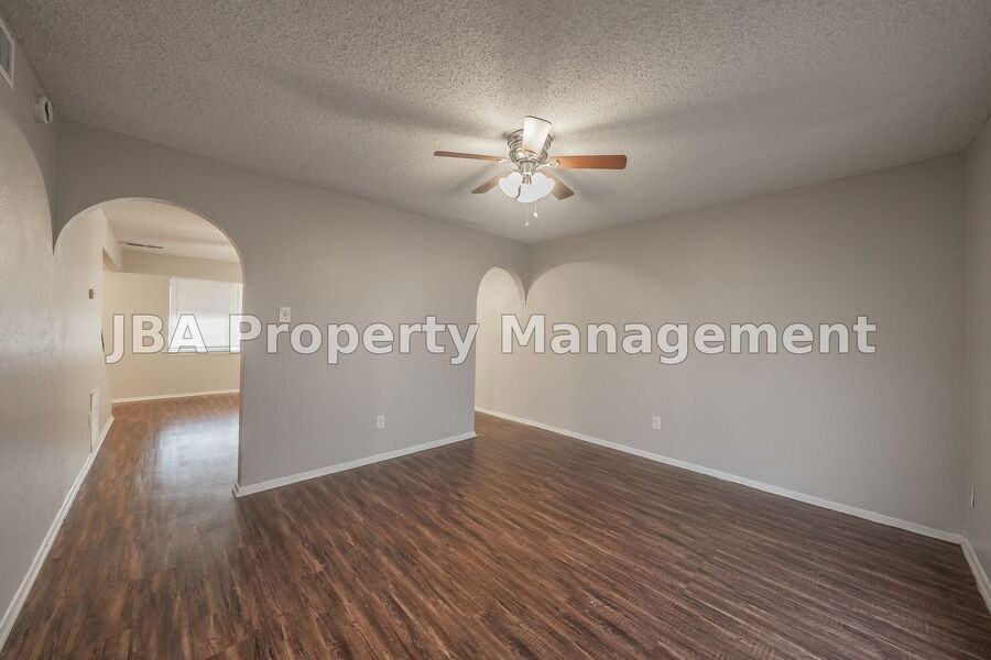 1770 Farleigh Ct #1770F - Photo 5 of 34