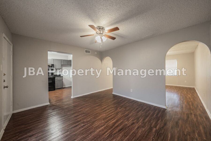 1770 Farleigh Ct #1770F - Photo 7 of 34