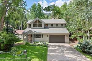 featured image of 413 W Smuggler St