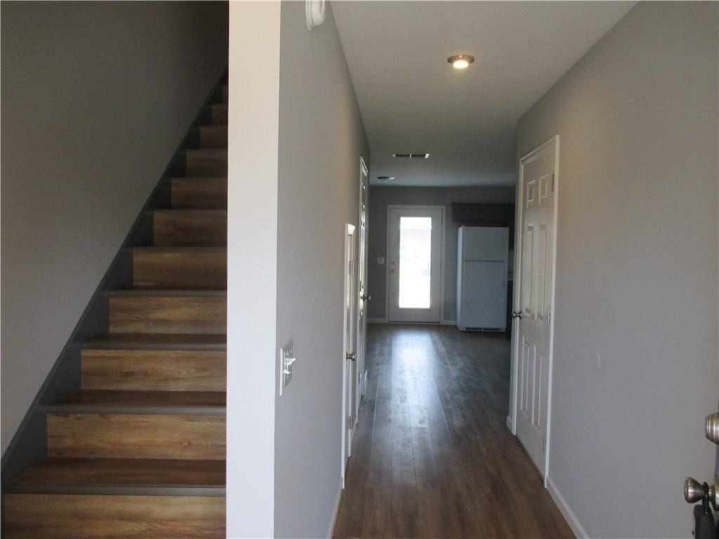 2839B Meridian Pl - Photo 2 of 10