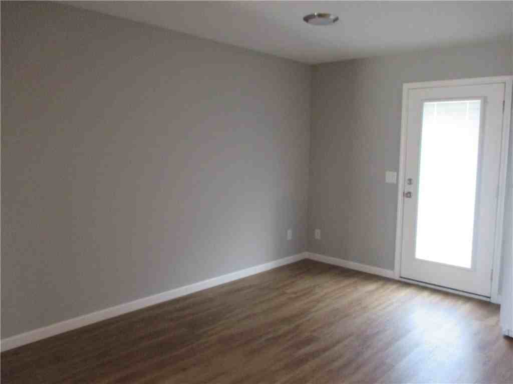 2839B Meridian Pl - Photo 5 of 10