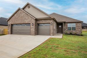 featured image of 7843 Range Ave