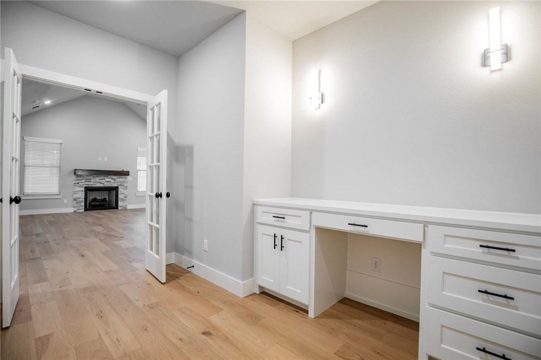 7843 Range Ave - Photo 4 of 24