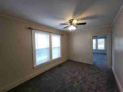 203 S Cravens St #4 - Photo 5 of 11