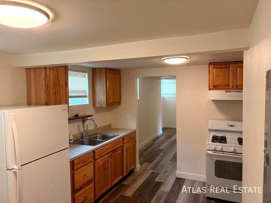 1459 S Roberta St - Photo 3 of 13