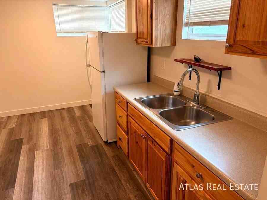 1459 S Roberta St - Photo 4 of 13