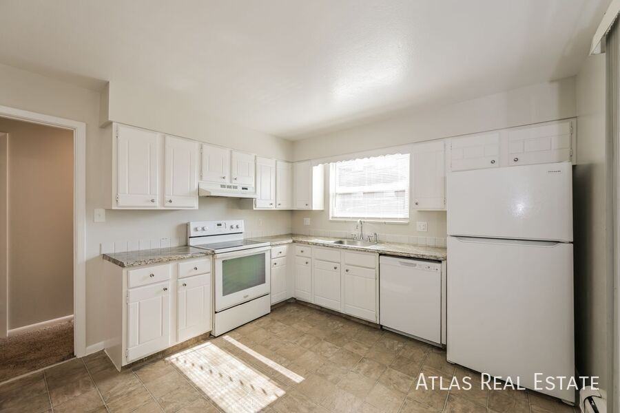 498 W Powers Ave #101 - Photo 5 of 21