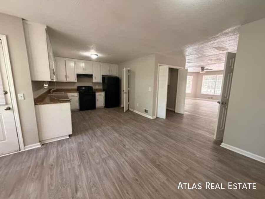 227 Highland Park Dr - Photo 4 of 16
