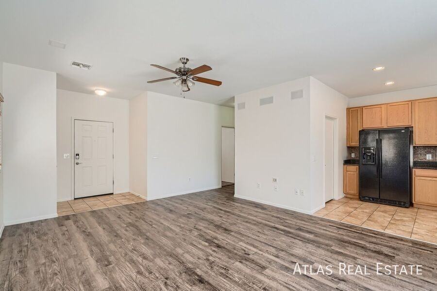 8437 W Green Kingfisher Ln - Photo 3 of 27