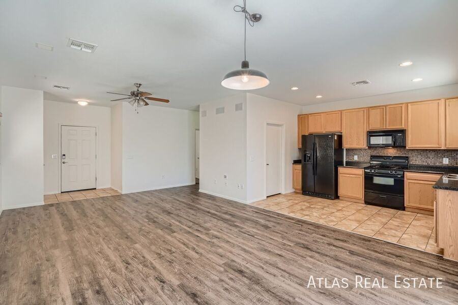 8437 W Green Kingfisher Ln - Photo 5 of 27