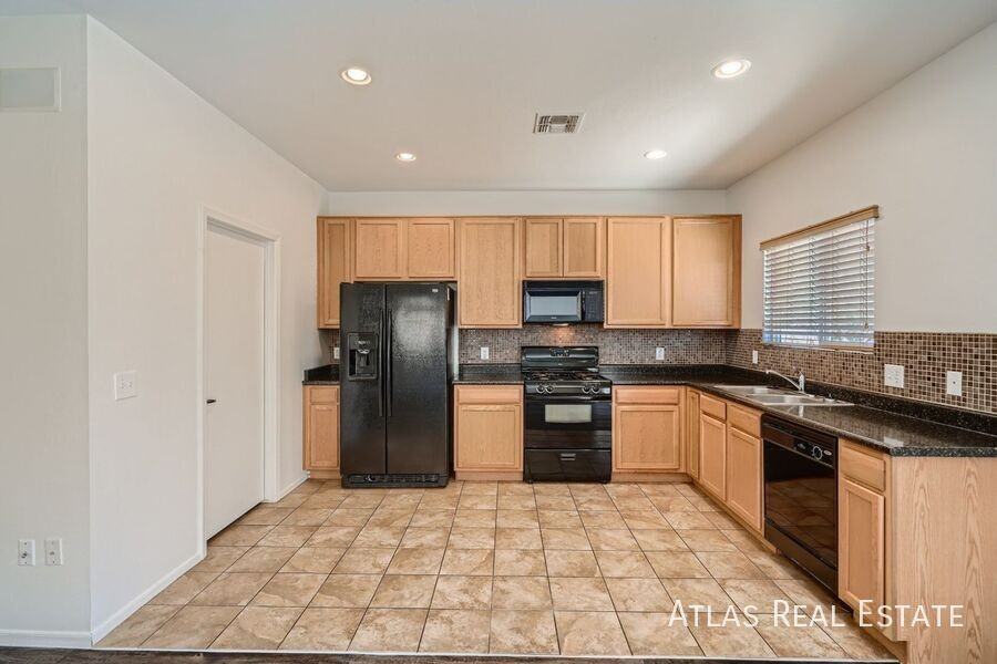 8437 W Green Kingfisher Ln - Photo 7 of 27
