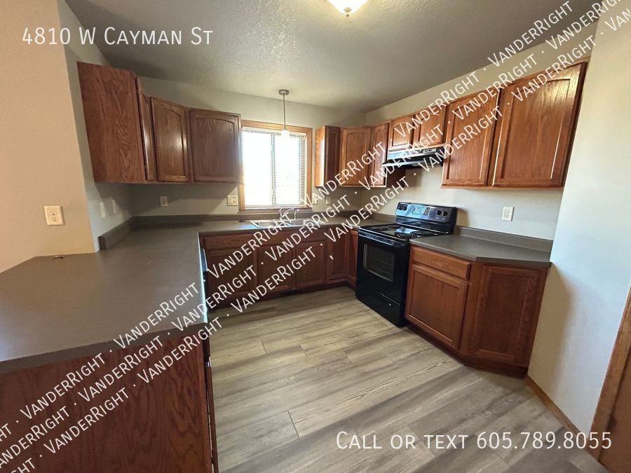4810 W Cayman St - Photo 5 of 23