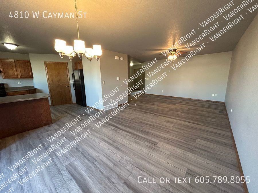 4810 W Cayman St - Photo 7 of 23