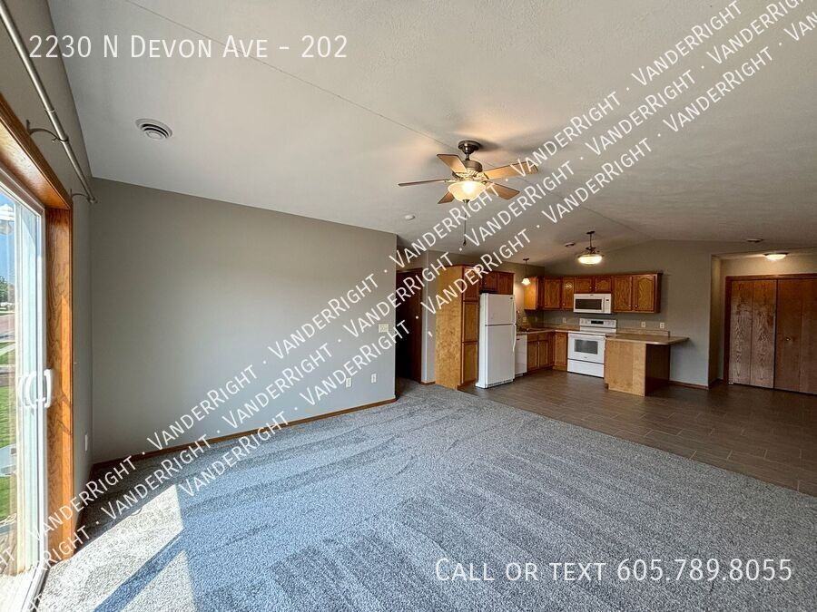 2230 N Devon Ave #202 - Photo 3 of 13