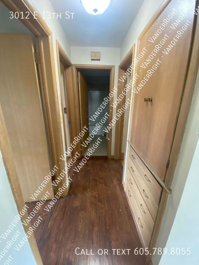 3012 E 13th St - Photo 6 of 21