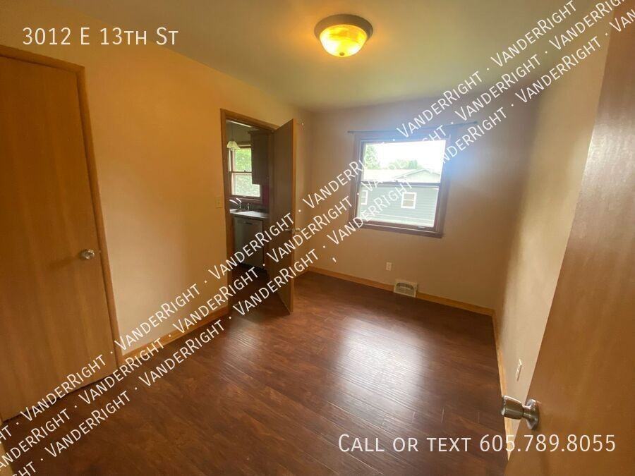 3012 E 13th St - Photo 7 of 21