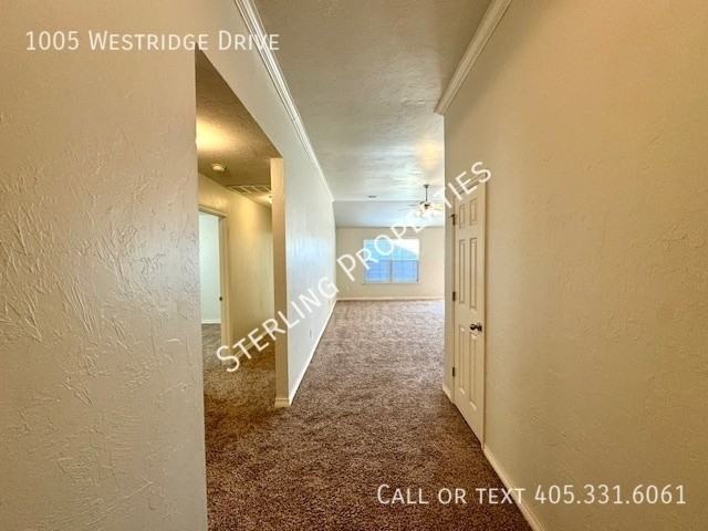 1005 Westridge Dr - Photo 2 of 31