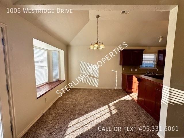 1005 Westridge Dr - Photo 6 of 31