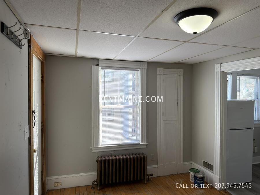 9 Catell St #5 - Photo 2 of 8