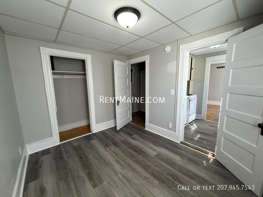 9 Catell St #5 - Photo 5 of 8