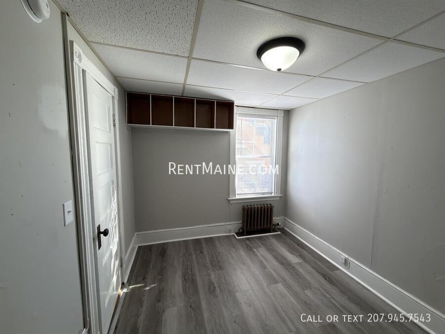9 Catell St #5 - Photo 6 of 8