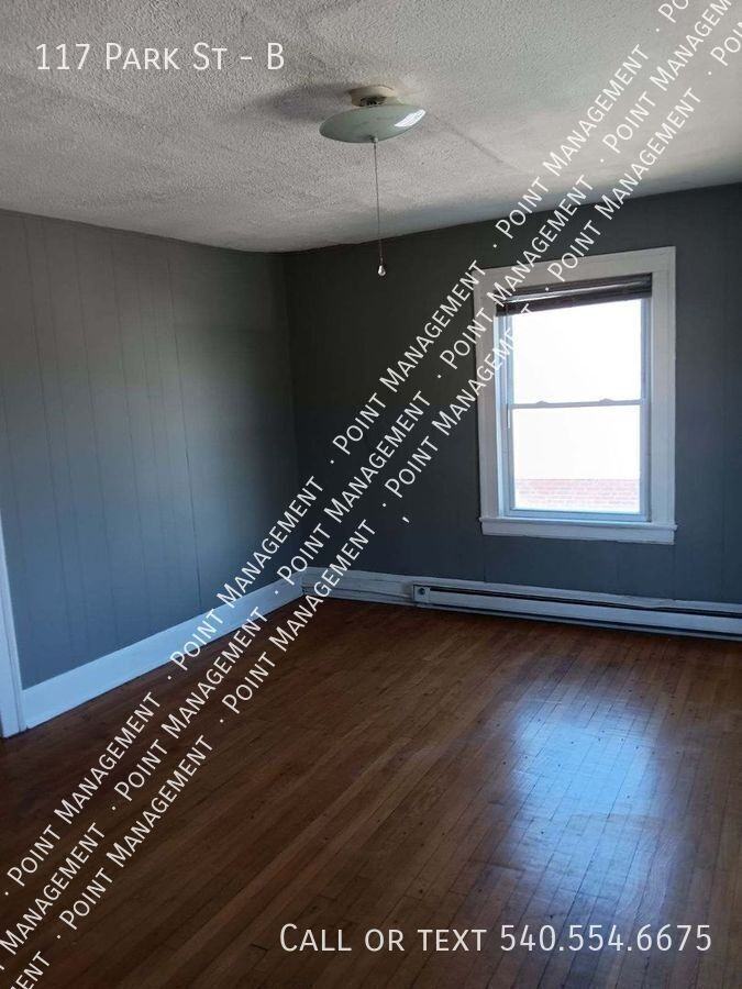 117 Park St #B - Photo 3 of 5