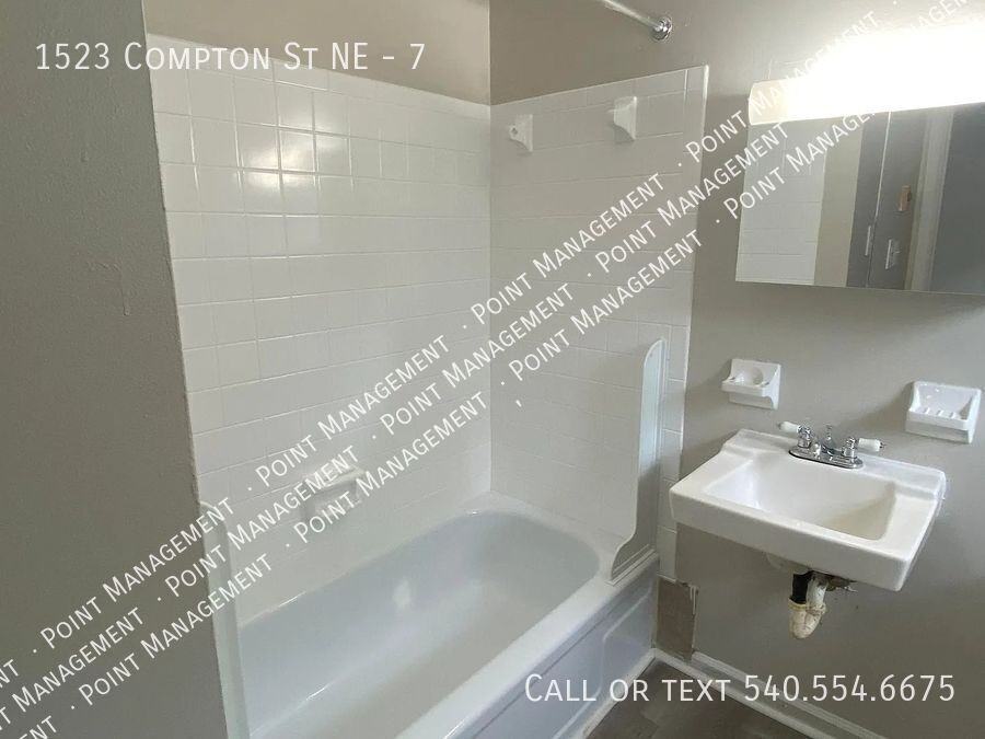 1523 Compton St Ne #7 - Photo 6 of 7