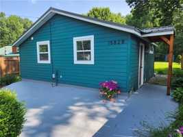 featured image of 1582B Chestnut Ridge Rd