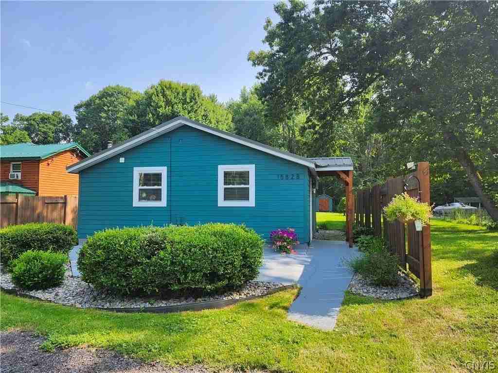 1582B Chestnut Ridge Rd - Photo 2 of 16