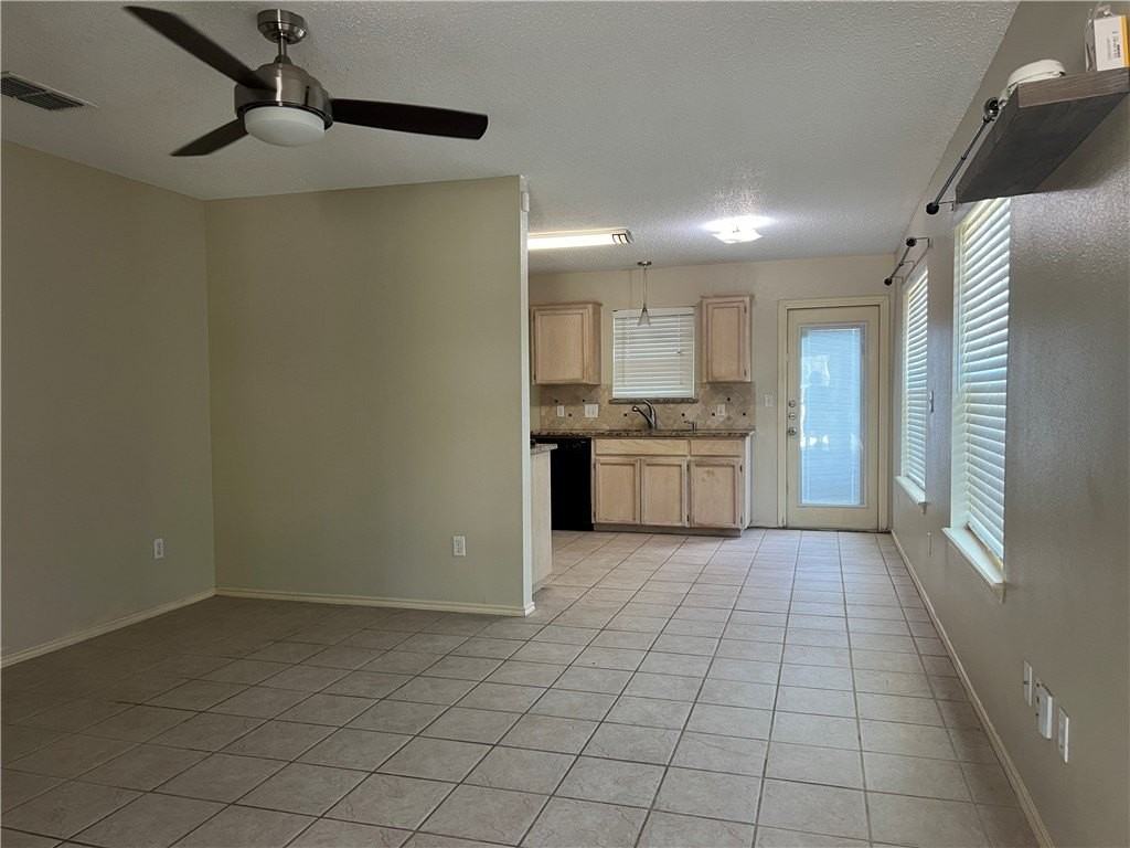 7845 Caribou Dr - Photo 3 of 9