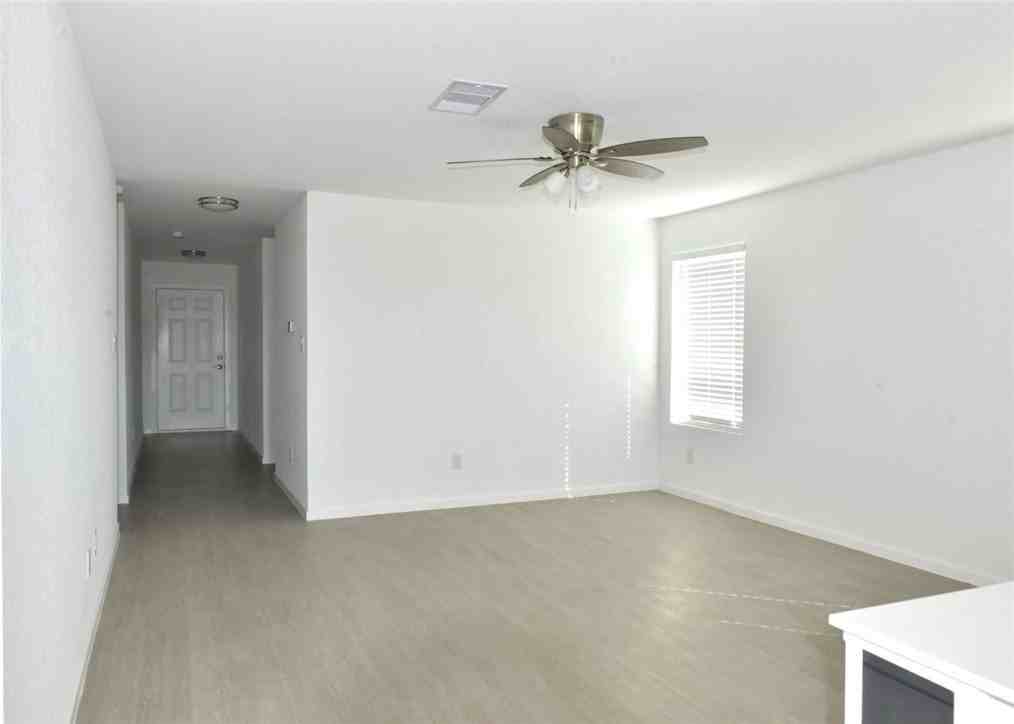 13229 Silverado Dr - Photo 3 of 14