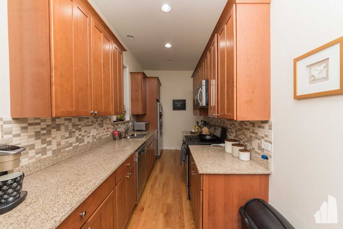 2702 W Thomas St #1F - Photo 2 of 8