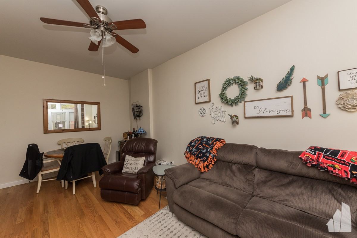 2702 W Thomas St #1F - Photo 3 of 8