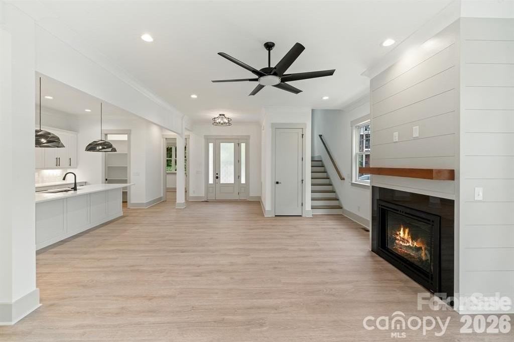 1529 Beckwith Pl - Photo 4 of 23