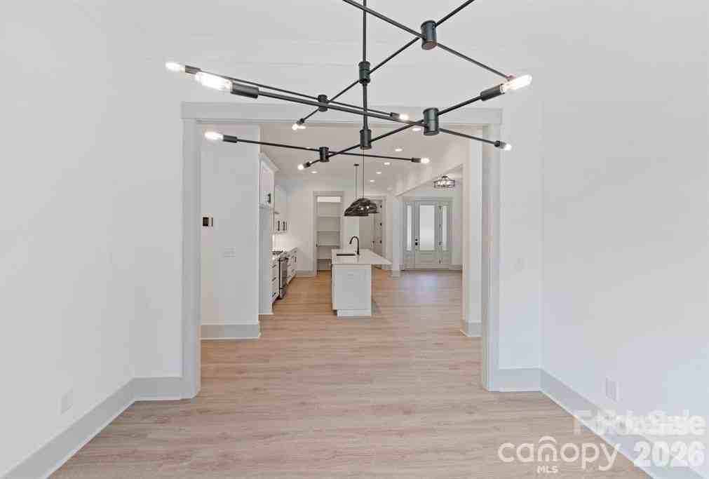 1529 Beckwith Pl - Photo 5 of 23