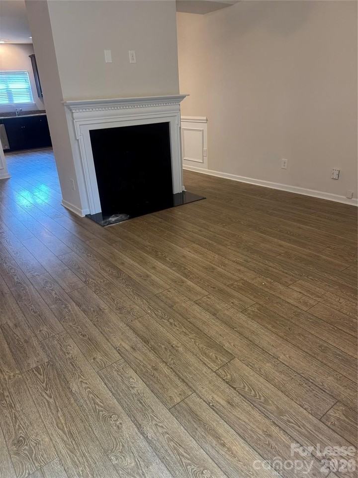 7118 Mclothian Ln - Photo 6 of 10