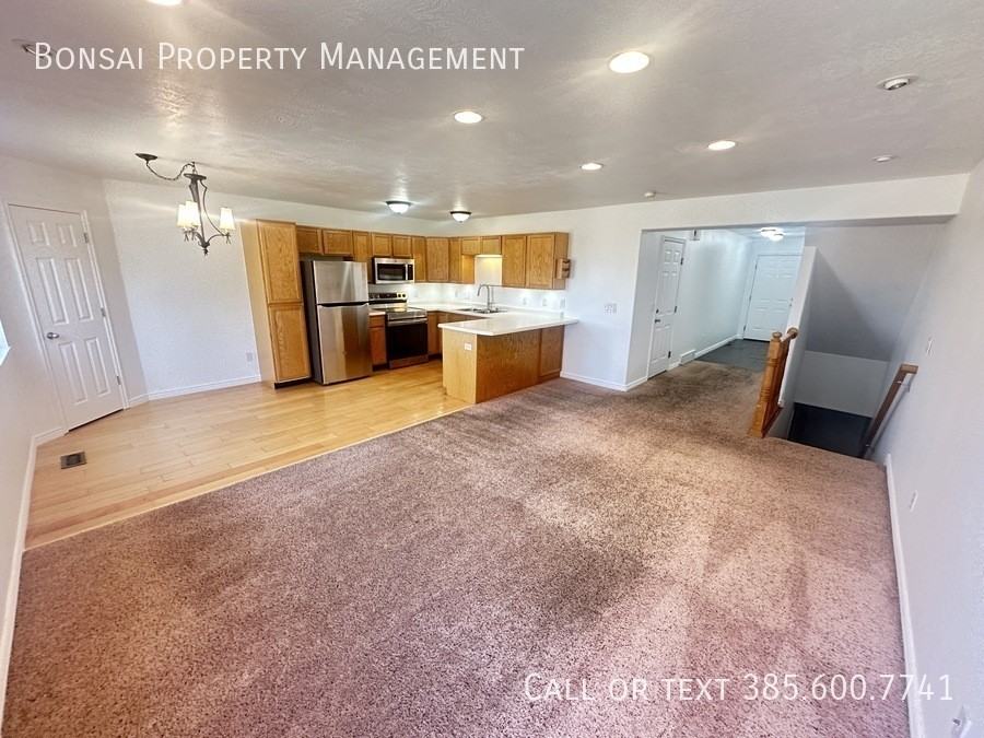 1247 N Bridalwood Loop - Photo 4 of 20