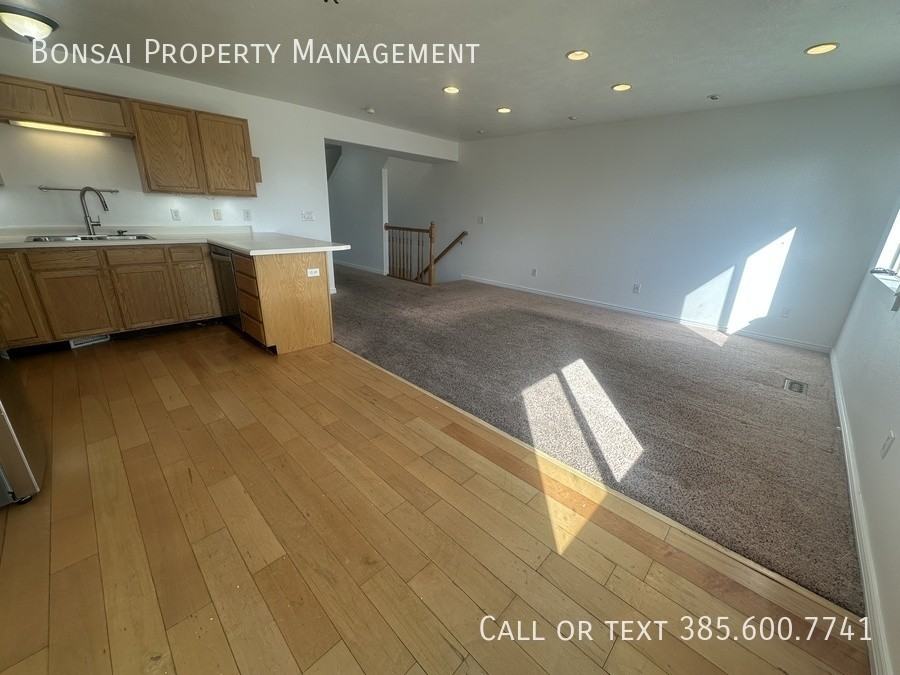 1247 N Bridalwood Loop - Photo 7 of 20