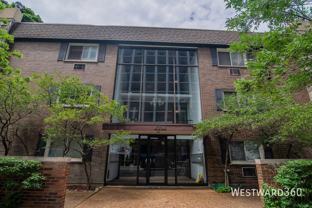4334 N Clarendon Ave #310 - Photo 1 of 1