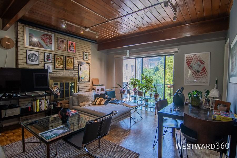 4334 N Clarendon Ave #310 - Photo 2 of 13
