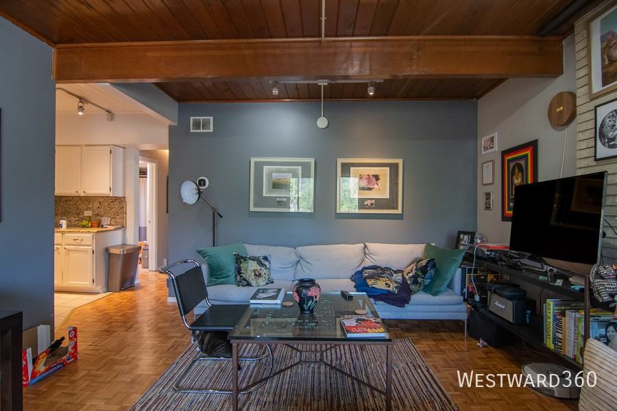 4334 N Clarendon Ave #310 - Photo 4 of 13