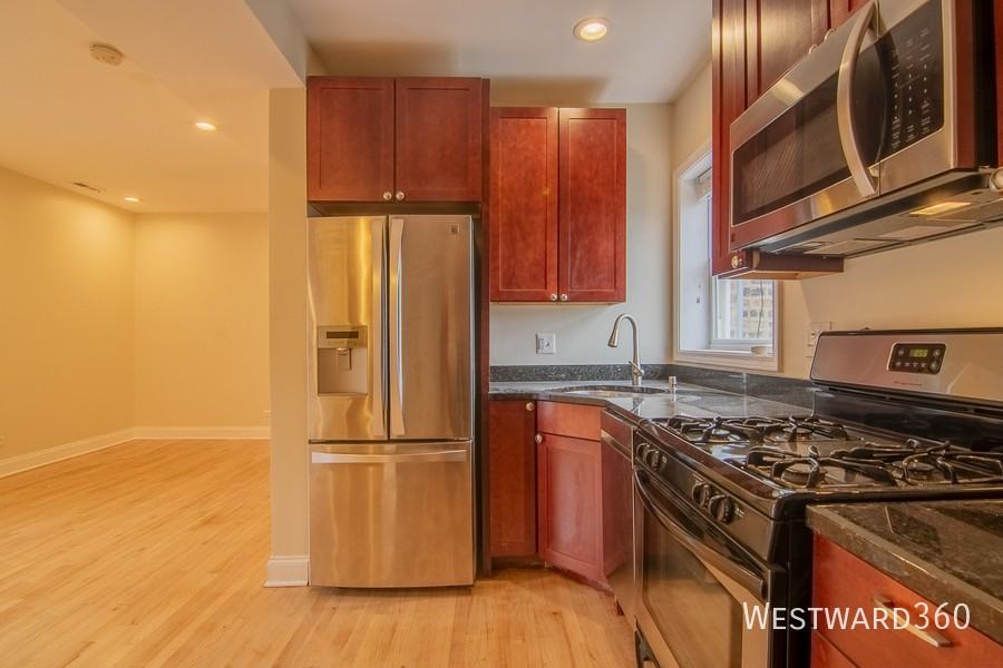 4334 N Sacramento Ave #3W - Photo 3 of 14