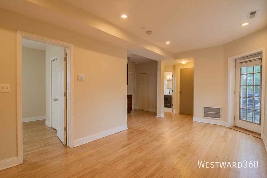 4334 N Sacramento Ave #3W - Photo 7 of 14