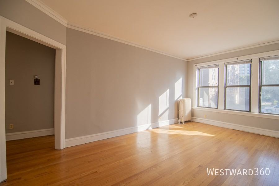 6055 N Ridge Ave #1 - Photo 5 of 15