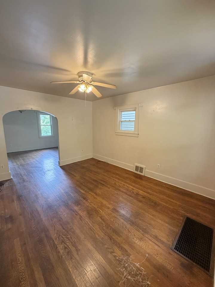 242 1/2 N 5th St #242-1-2 - Photo 4 of 10