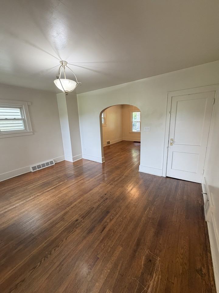 242 1/2 N 5th St #242-1-2 - Photo 6 of 10