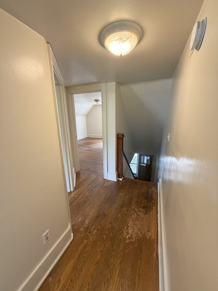 242 1/2 N 5th St #242-1-2 - Photo 7 of 10