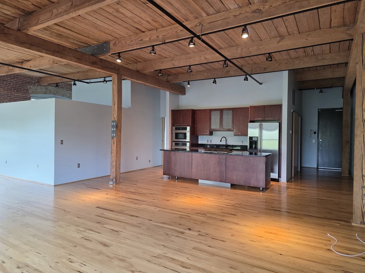 448 West Nationwide BoulevardUnit 421 #1 - Photo 6 of 11